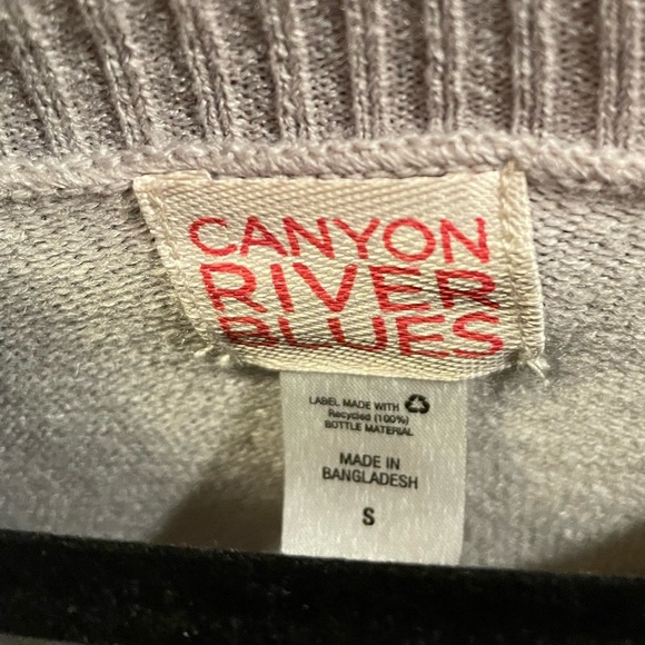 Canyon River Blues Women Gray lightweight sweater crisscross front side buttons - Picture 2 of 3